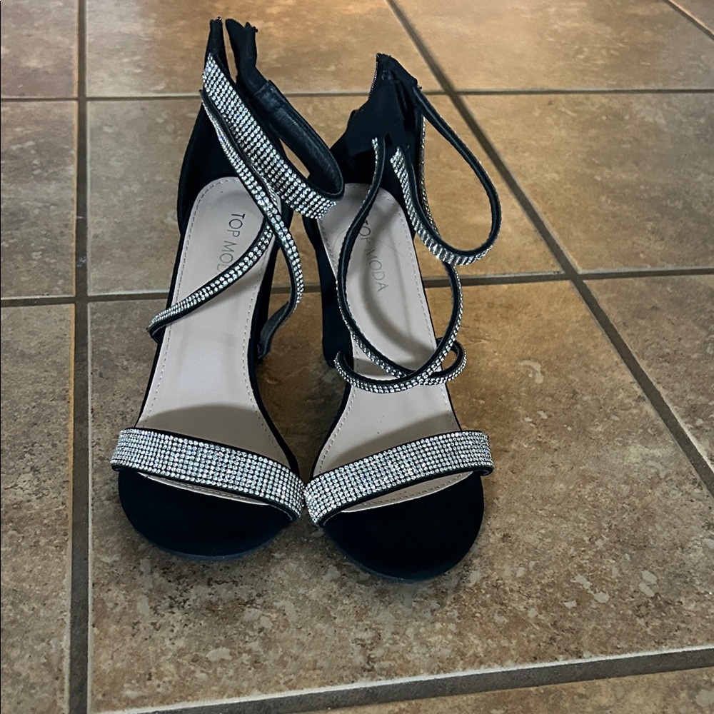 TOP Moda Black Heels with Silver Straps Size 7.5
